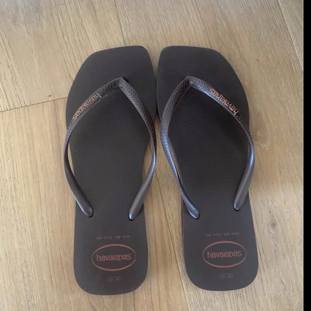 Brown Square-toed havaianas